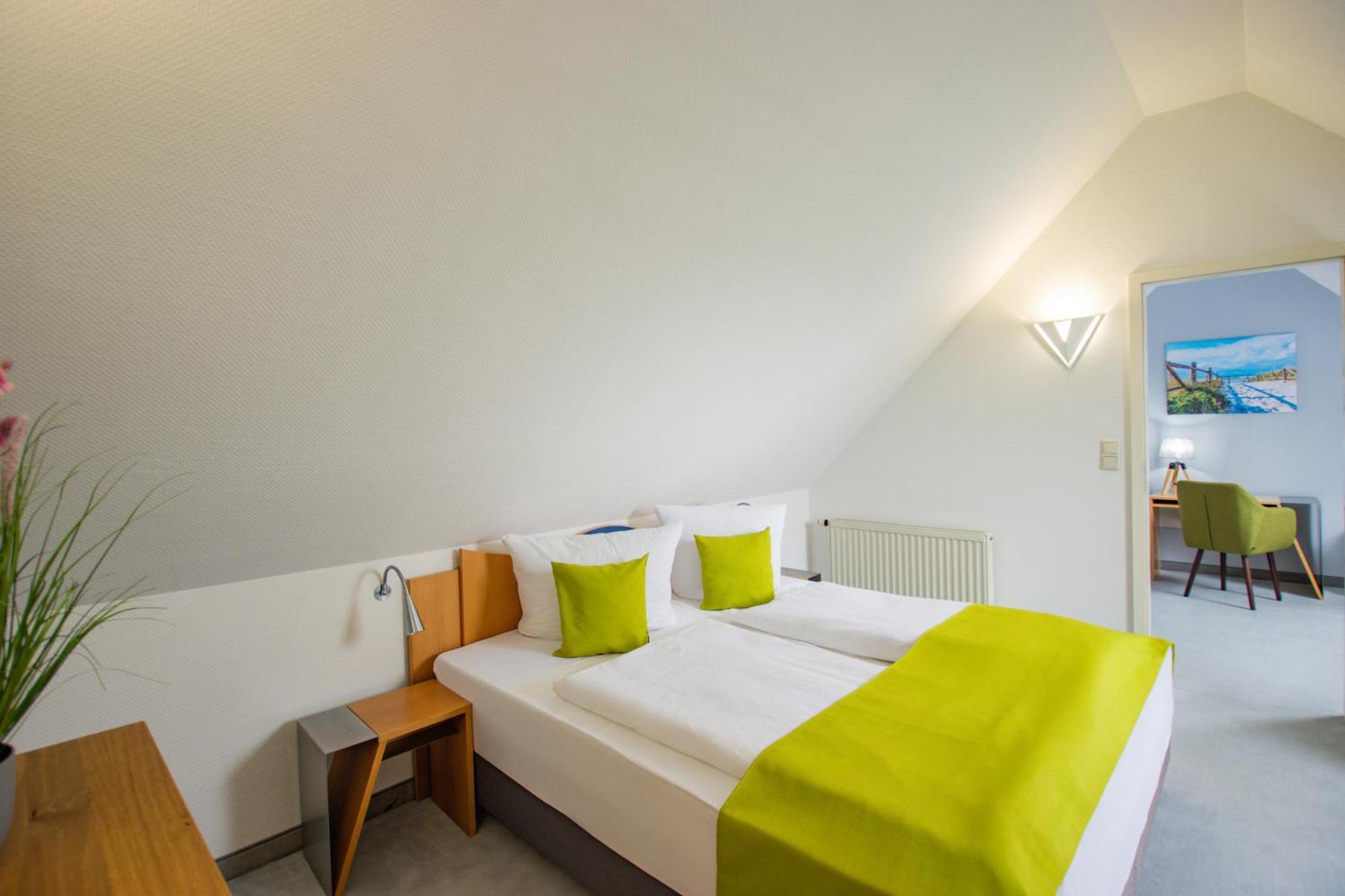 Inselhotel Kleiner Bodden Buschvitz Exteriér fotografie
